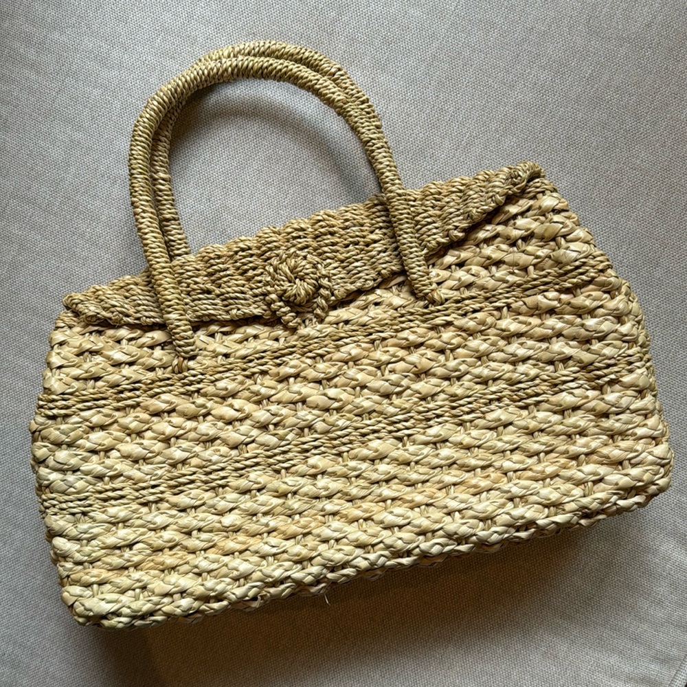 Gorgeous Vintage Bag-Woven Natural Material Exterior-Arm Handles-FoldOver Top